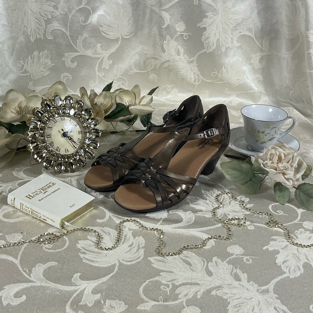 Clarks Bendables Braided Weaved Sandals Metallic Gold Brown Leather Adjust Strap